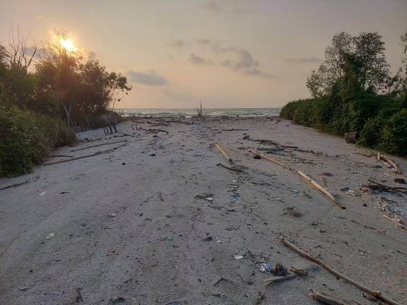 Muara Sungai Sastro di Lampung Timur Tertutup Pasir, Petambak Kesulitan Pasokan Air